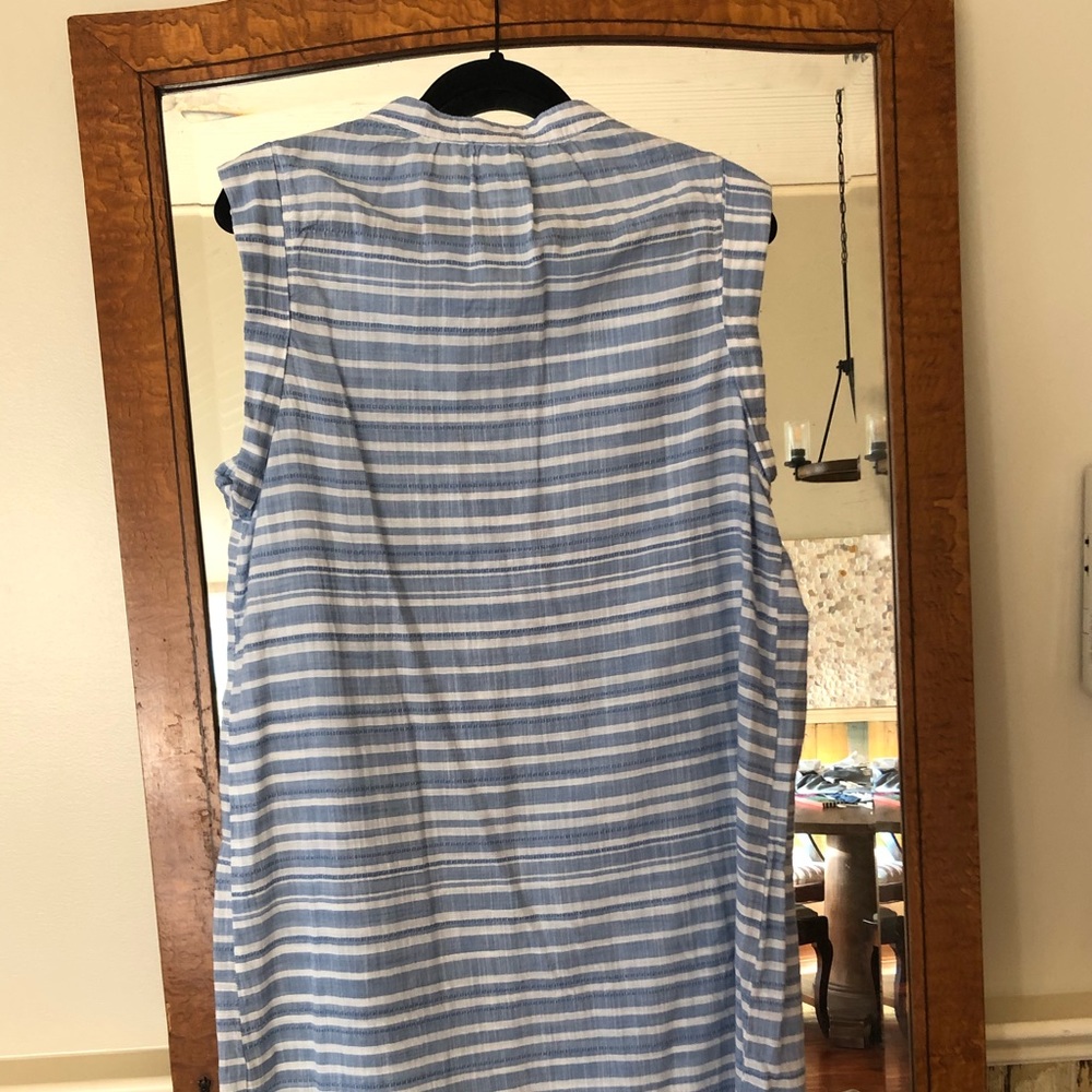 Blue/white linen dress w buttons, cuffed armholes - Picture 9 of 10